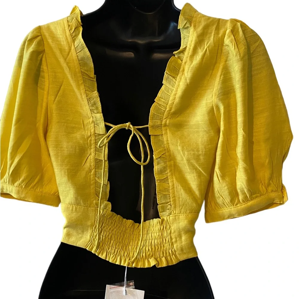 Juniors NWT yellow Skylar Rose crop top with ruffle hem & open tie back Med - Picture 6 of 10